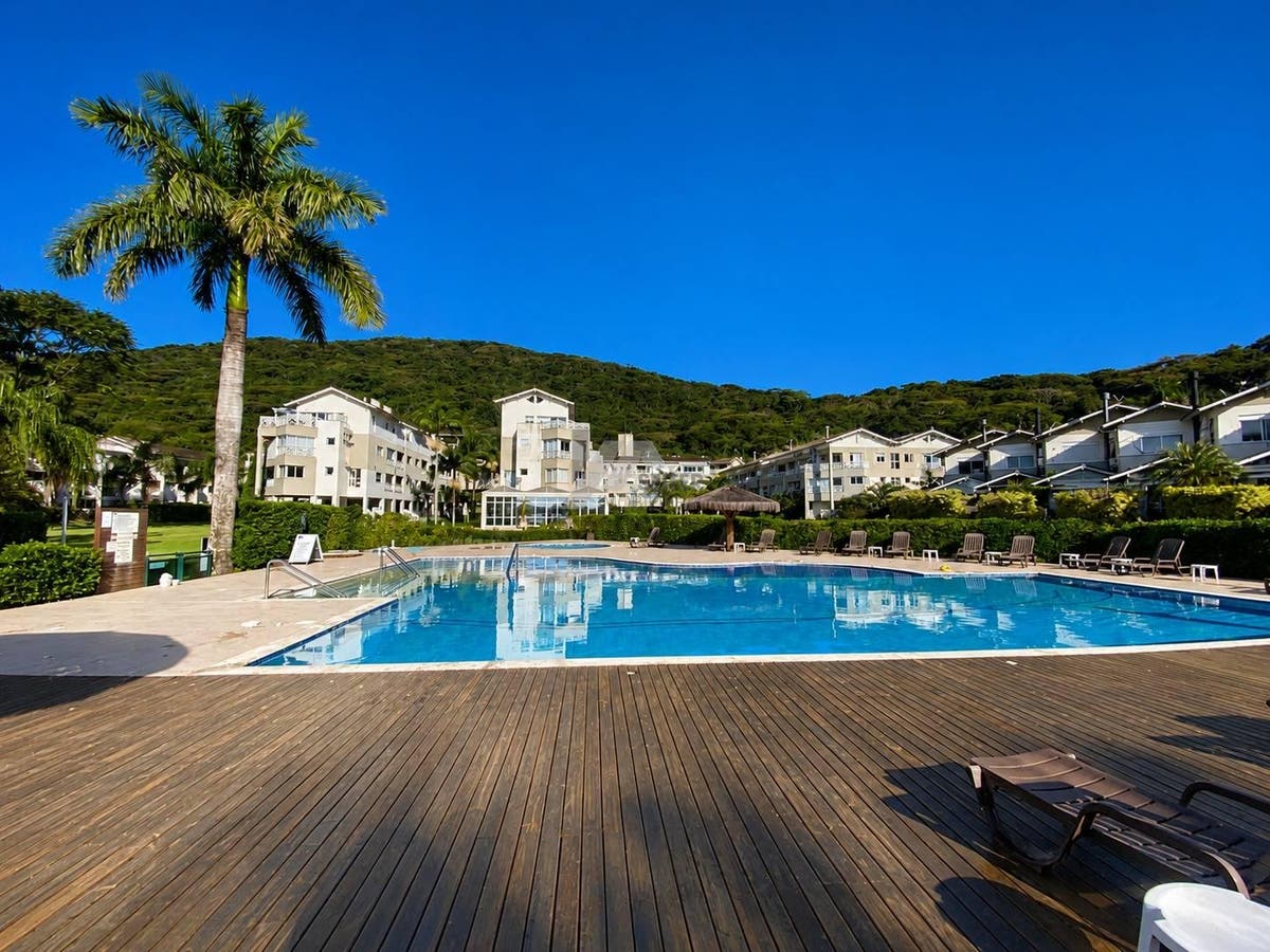 Apartamento de 1 dormitório em condomínio no Canto da Lagoa