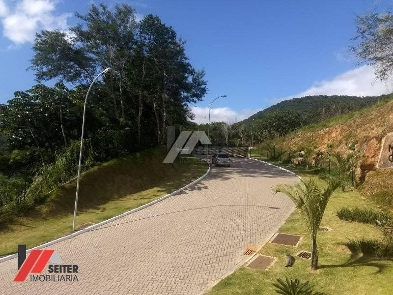Terreno a venda no bairro Itacorubi com localização previlegiada