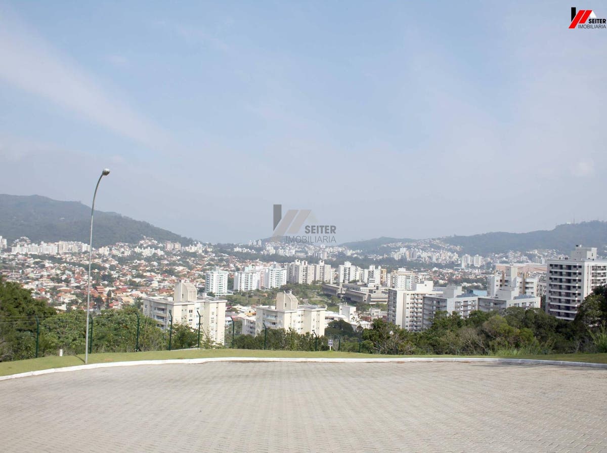 Terreno a venda no bairro Itacorubi com localização previlegiada