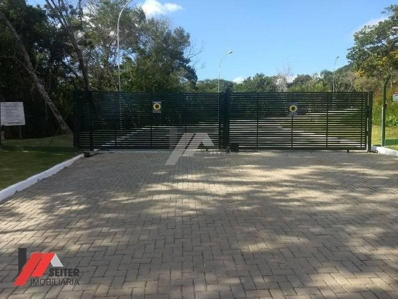 Terreno a venda no bairro Itacorubi com localização privilegiada
