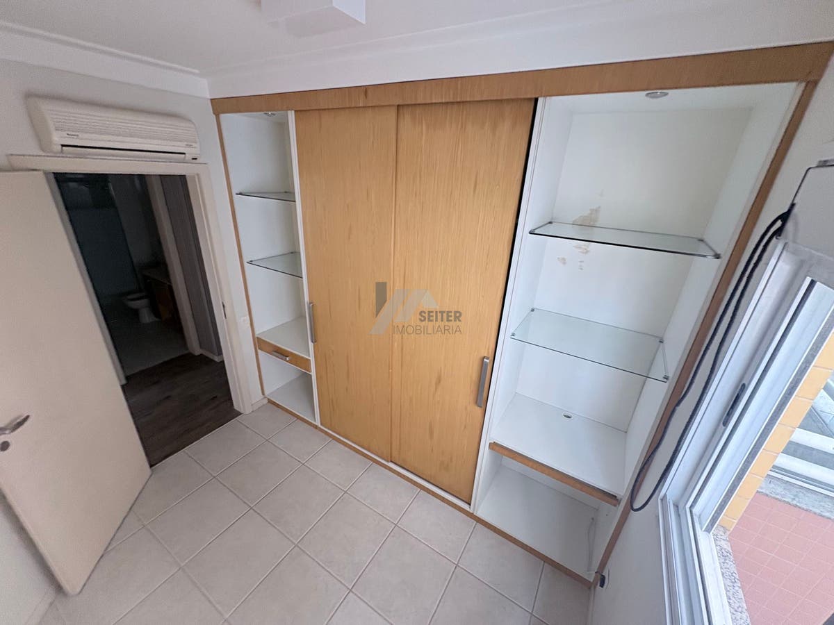 Apartamento de 3 Dormitorios a Venda Florianopolis Centro