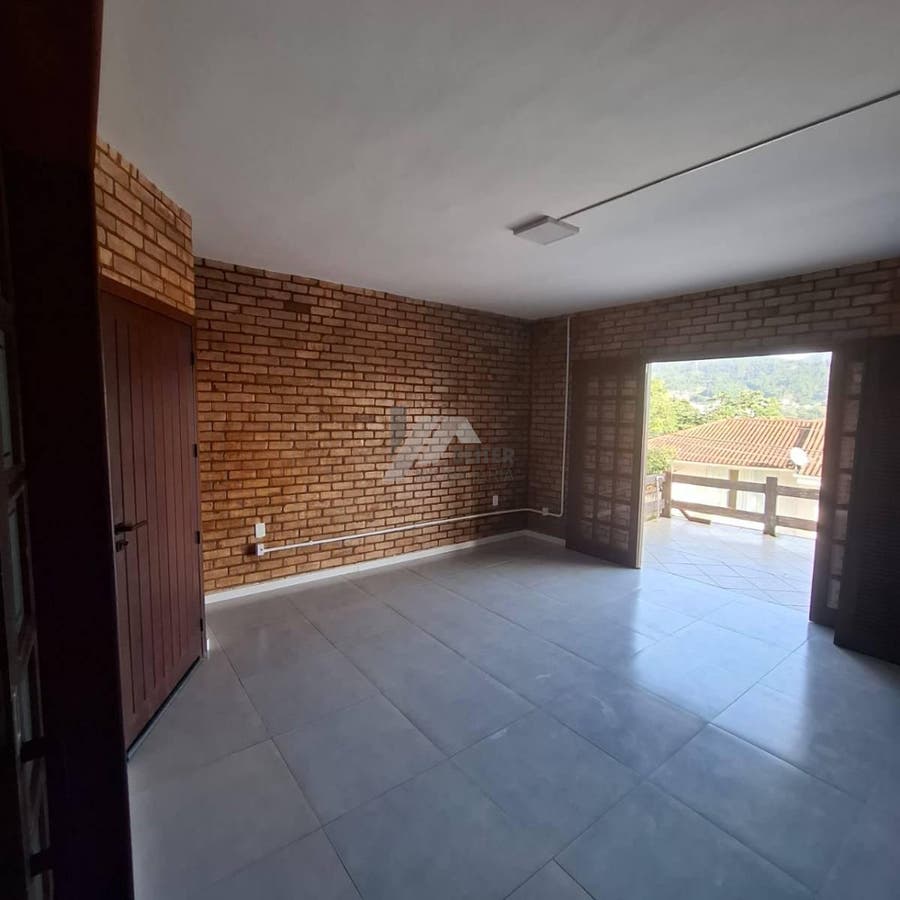 Casa para alugar no Itacorubi com 3 quartos