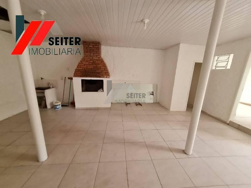 Casa 3 dormitorios para locação trindade
