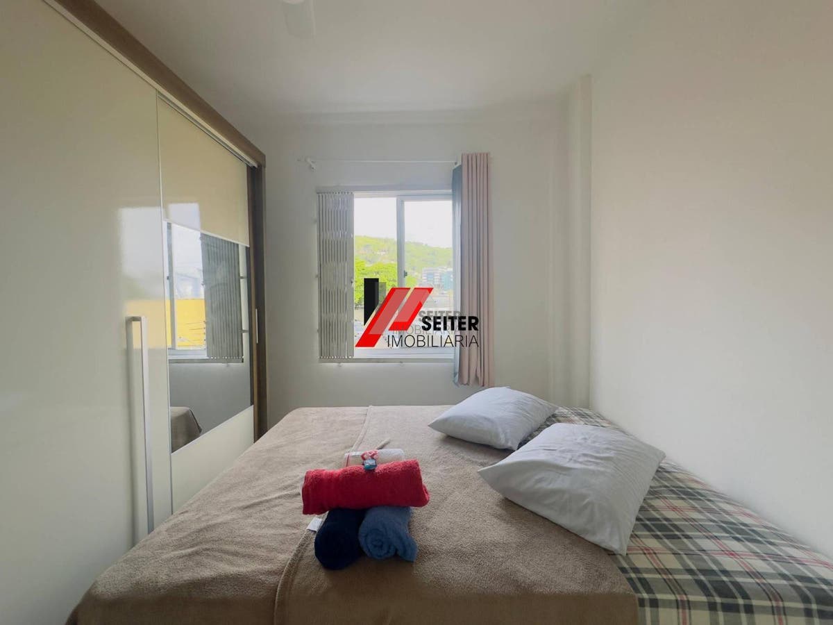 Apartamento de 2 dormitorios a venda Centro Florianopolis