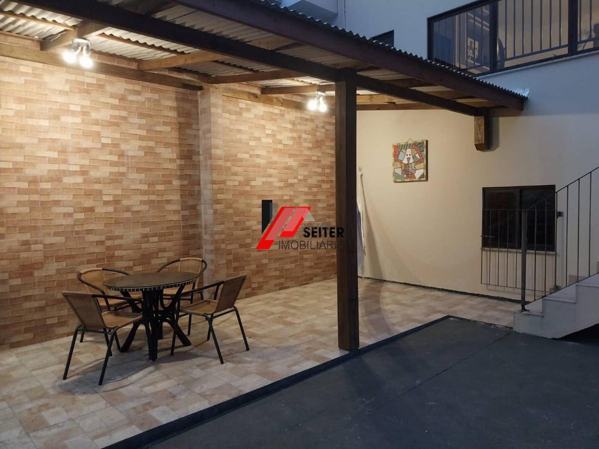 Casa com 4 dormitórios sendo 2 suíte à venda no bairro Pantanal