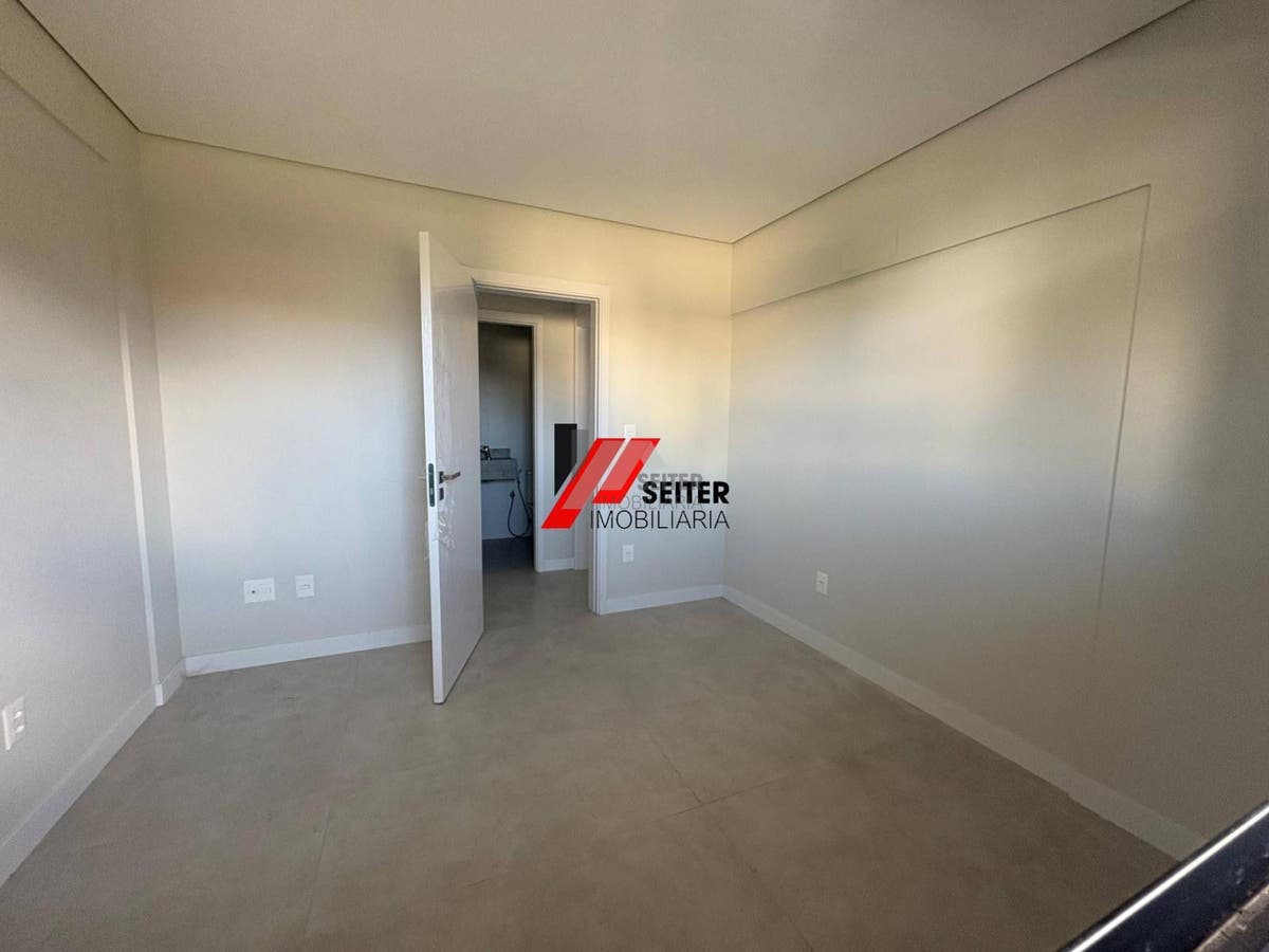 Apartamento a venda com suite no Campeche