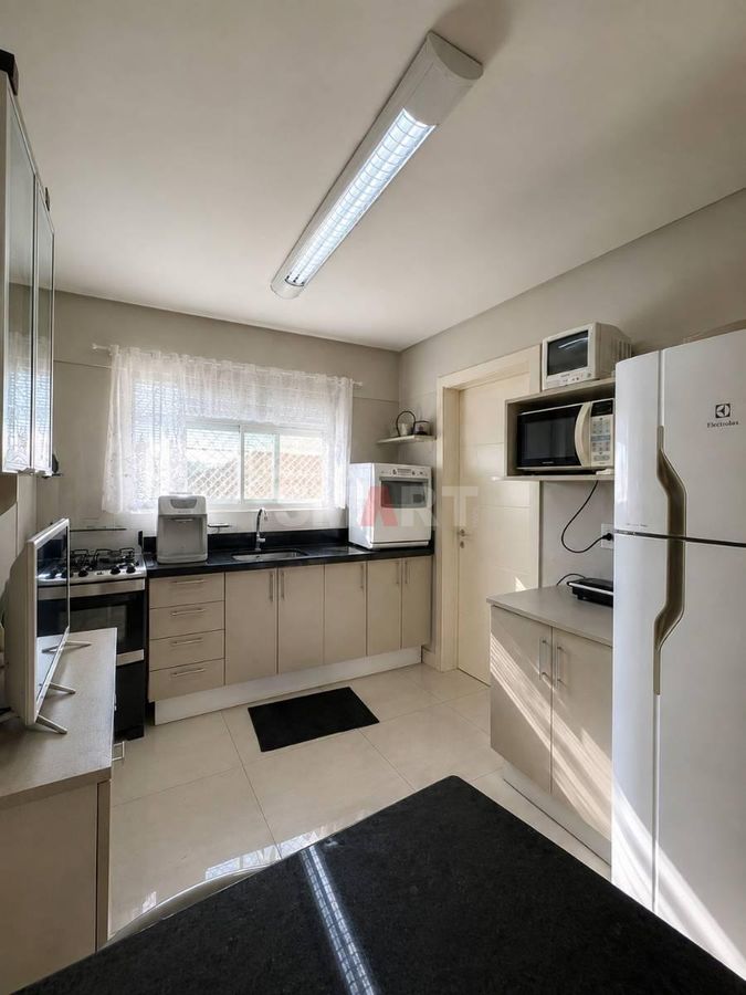 Apartamento no Centro de Jaragua com 1 Suite e 2 Quartos