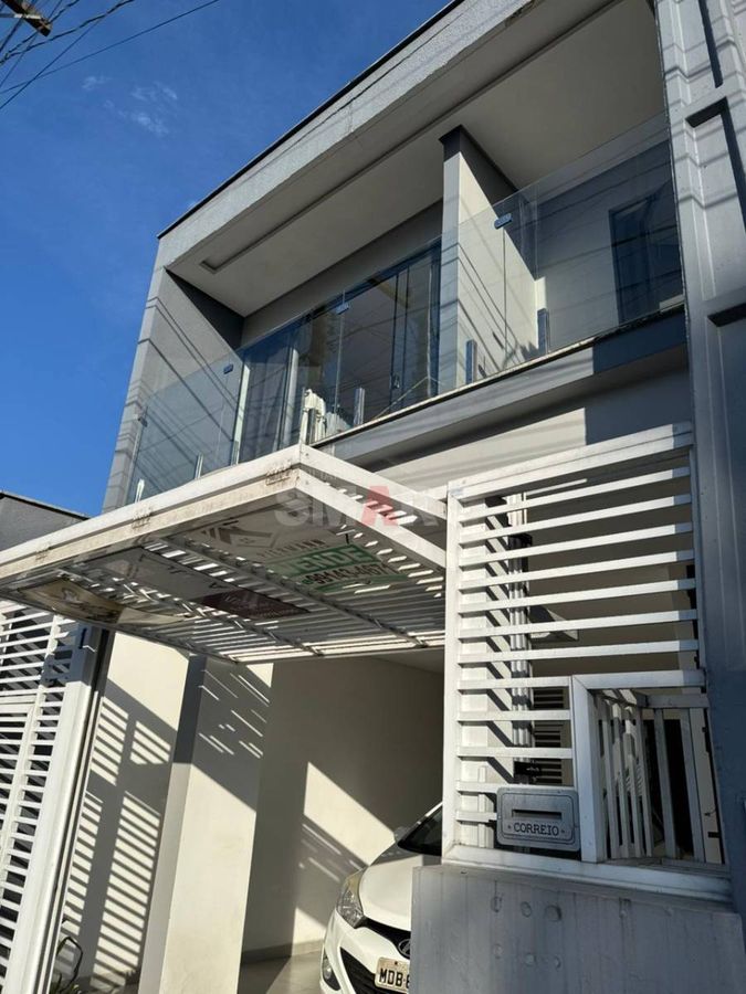 Geminado Duplex com 1 Suite e 2 Quartos no Rau