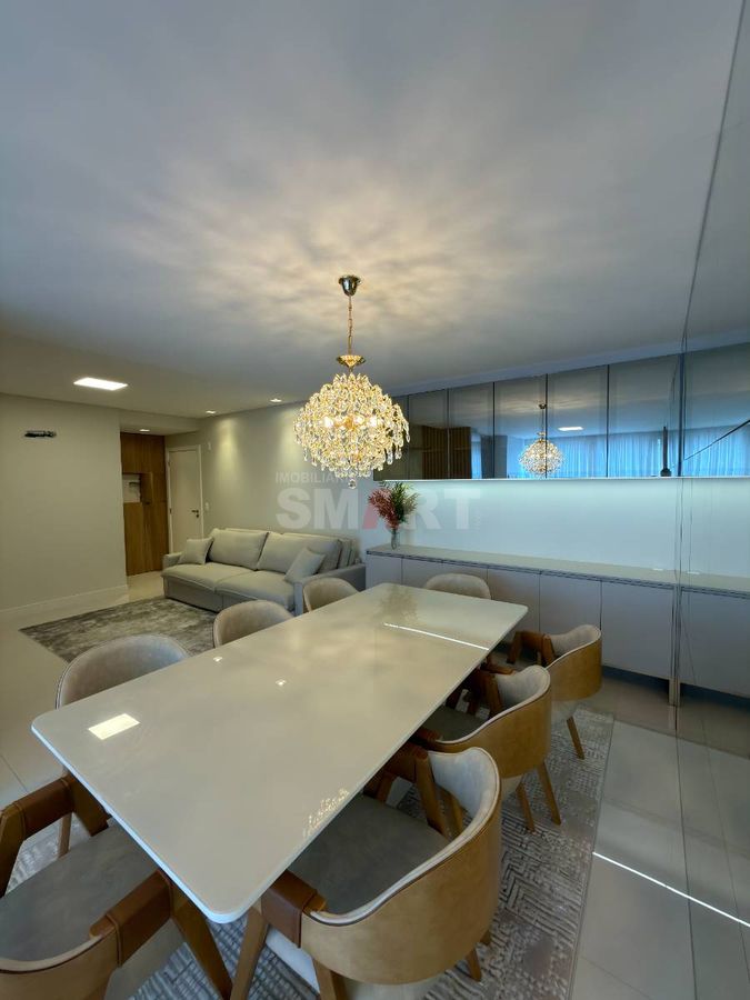 Apartamento Mobiliado no Centro com 3 suítes