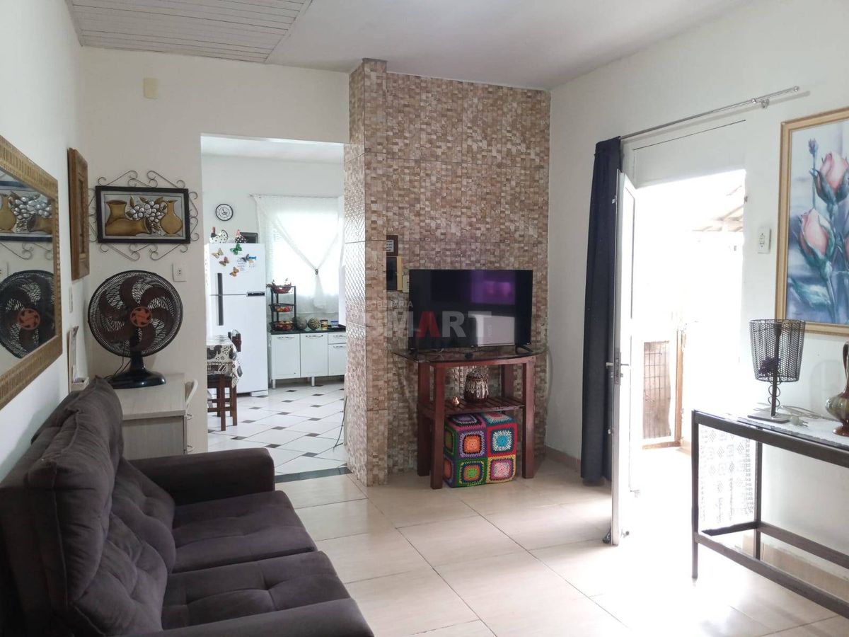 Casa com 3 Quartos com Terreno Amplo para Construção ao Lado