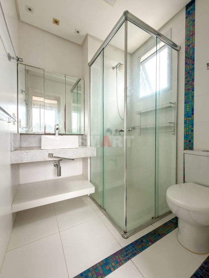 Apartamento no Centro com 1 Suíte + 2 Quartos Prédio Completo
