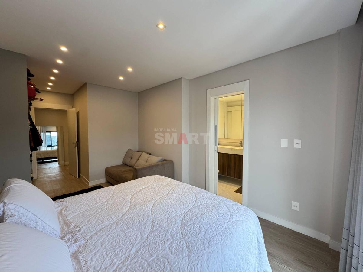 Apartamento Semimobiliado com 3 Suítes à Venda no Jaraguá Esquerdo