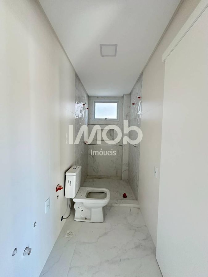 Apartamento com terraço 3 suítes - centro