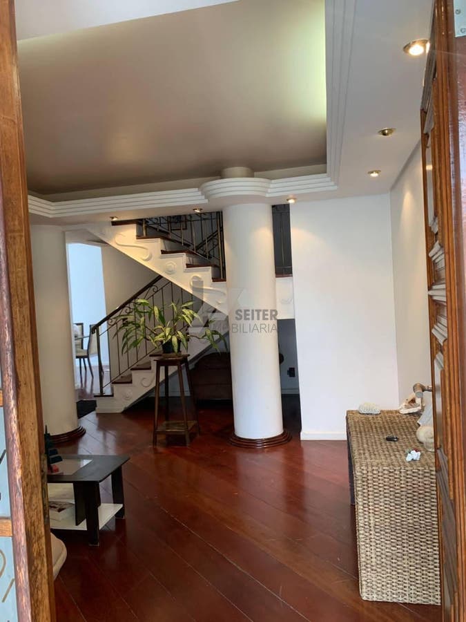 Casa com 5 quartos, Córrego Grande - Florianópolis