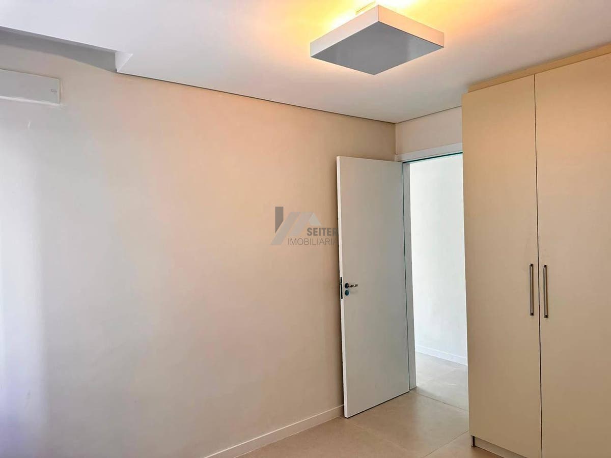 Apartamento a venda com 2 quartos Centro Florianópolis