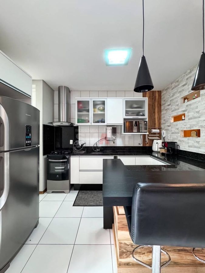 Apartamento no Bairro Nova Brasília Com 01 Suíte + 01 Quarto