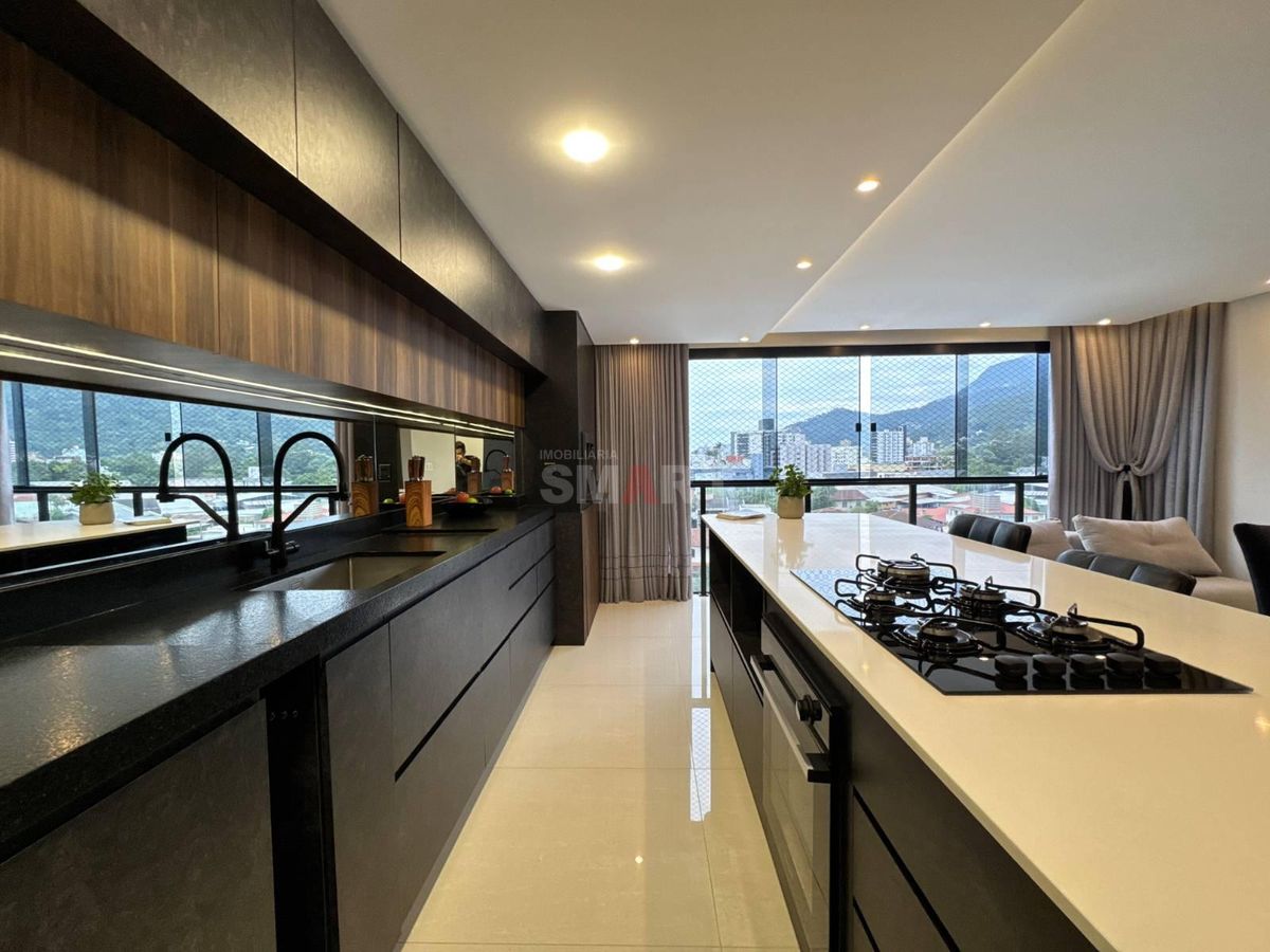 Apartamento Semimobiliado com 3 Suítes à Venda no Jaraguá Esquerdo