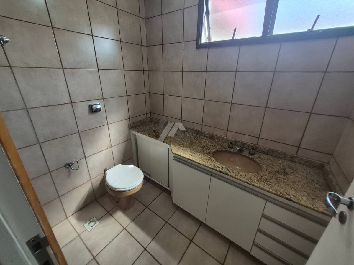 Apartamento de 3 quartos para alugar centro