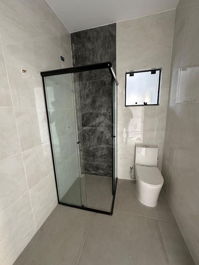 Casa, 3 quartos sendo 1 suíte, centro