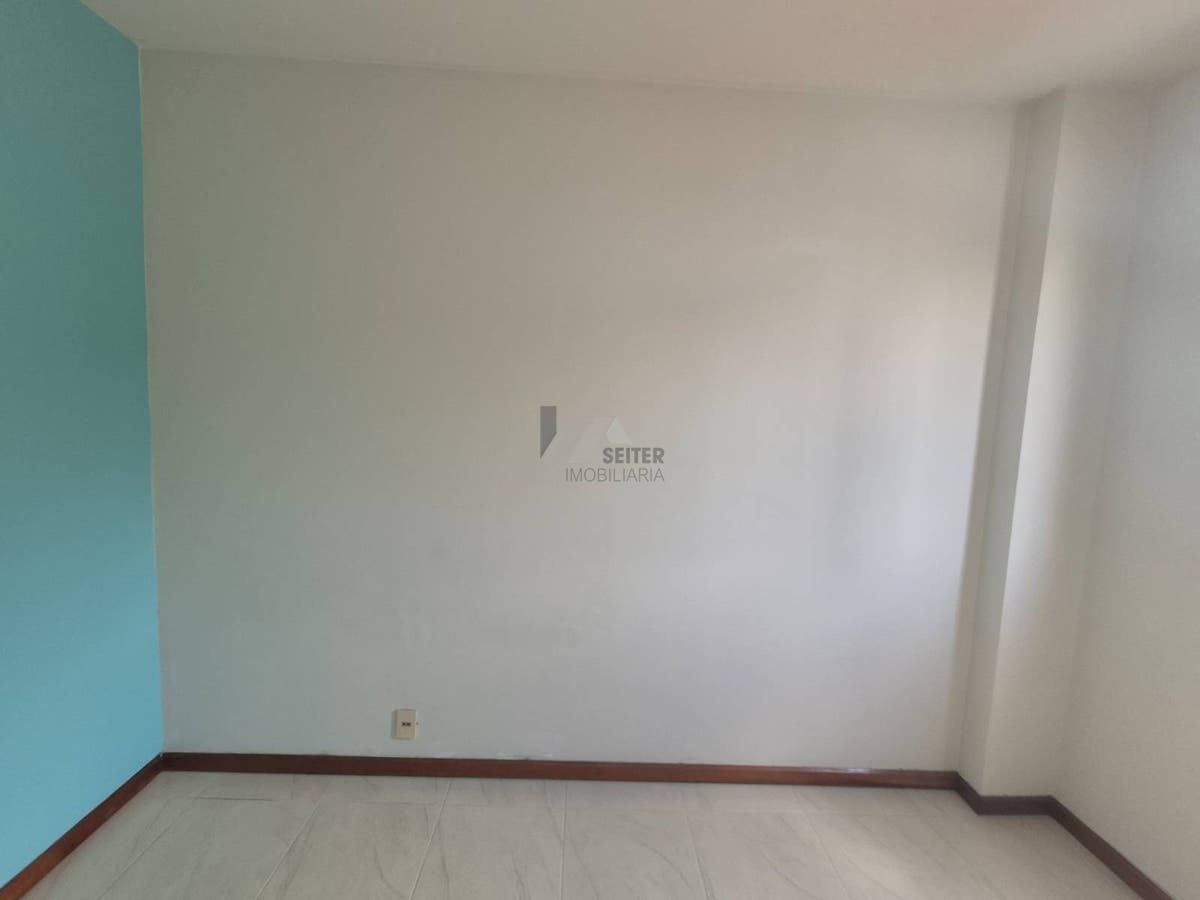 Apartamento de 3 quartos para alugar centro