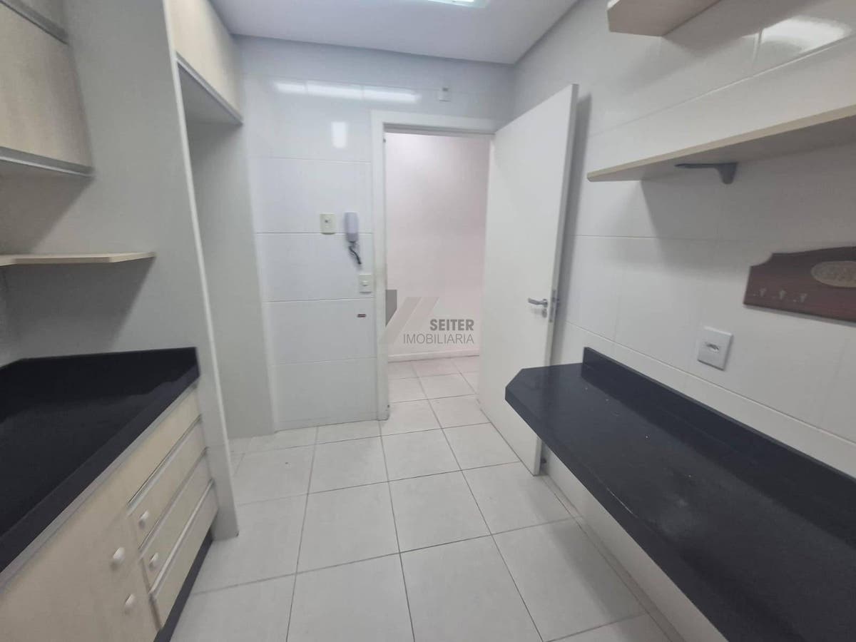 Apartamento com 3 quartos para Locação, Itacorubi - Florianópolis