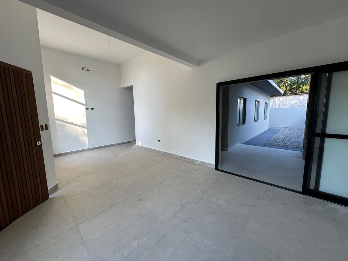 Casa, 3 quartos sendo 1 suíte, centro