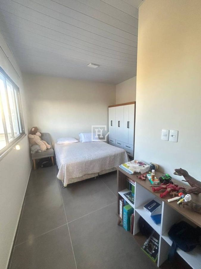 Casa de Condomínio com 4 quartos - Aracaju