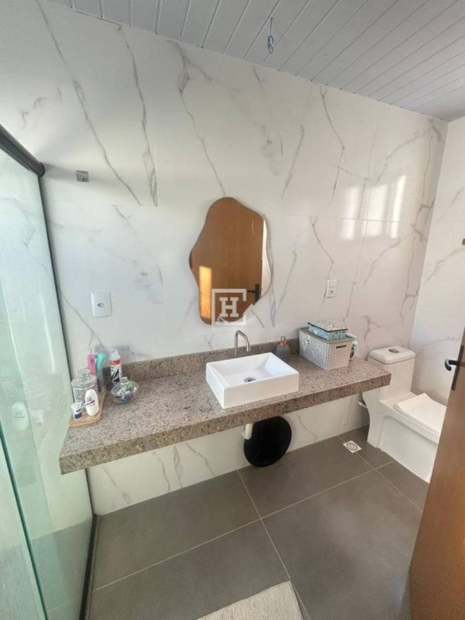 Casa de Condomínio com 4 quartos - Aracaju
