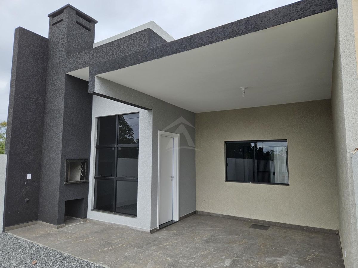 Casa de excelente acabamento, 3 quartos sendo 1 suite, barra do sai