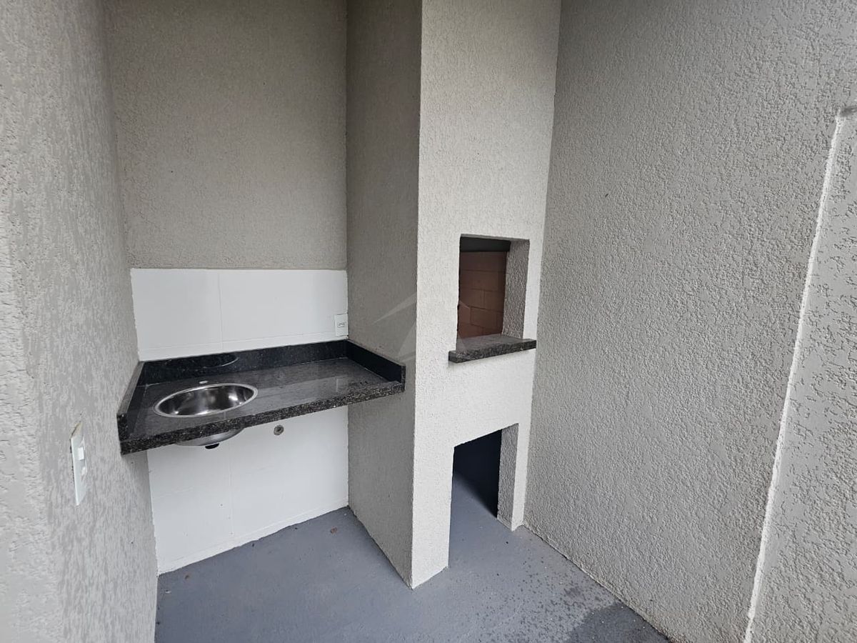 Casa, 2 quartos sendo 1 suíte, saõ josé