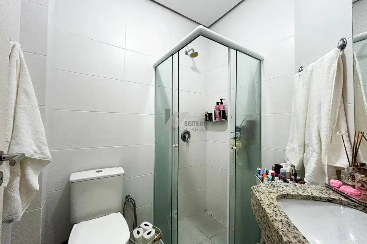 Apartamento com 2 quartos 2 suítes Córrego Grande Florianópolis