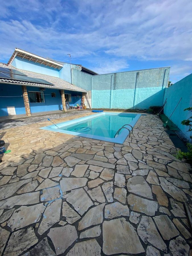 Casa frente mar, 4 quartos com piscina, mariluz