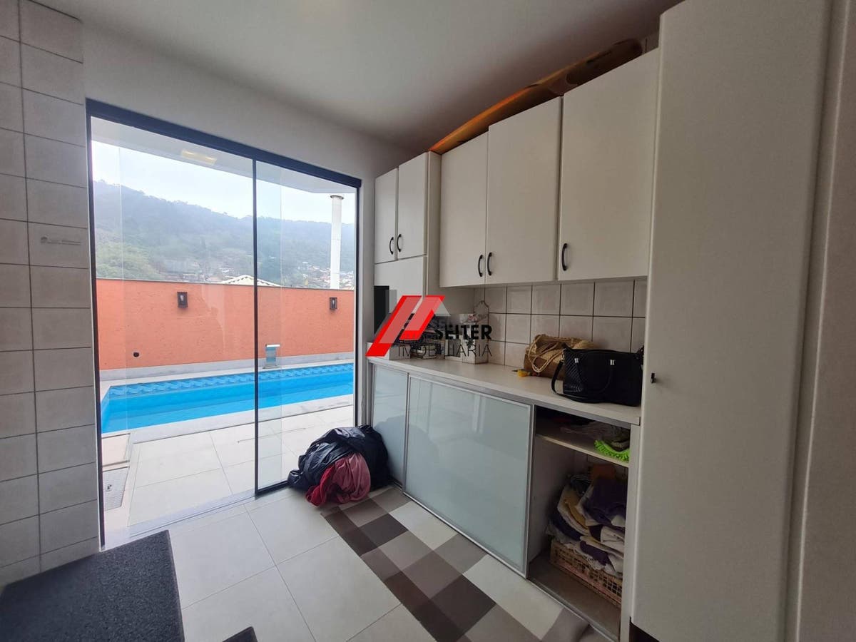 Casa de 4 dormitorios a venda Saco dos Limoes regiao central e proximo a UFSC
