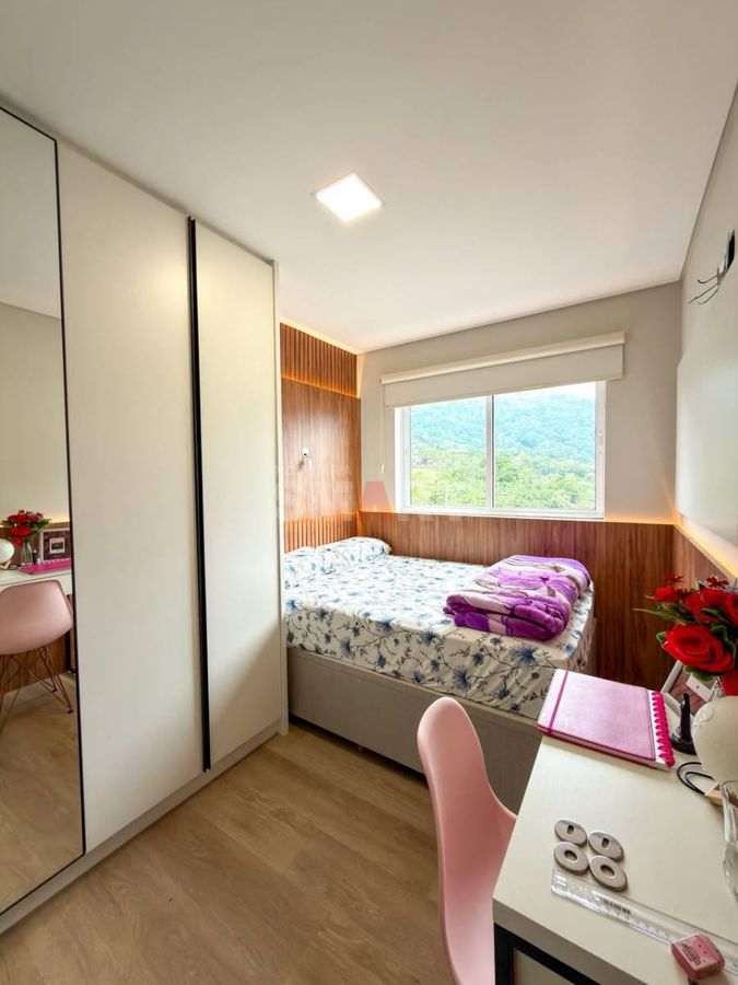 Apartamento mobiliado com 2 quartos na Vila Nova com elevador