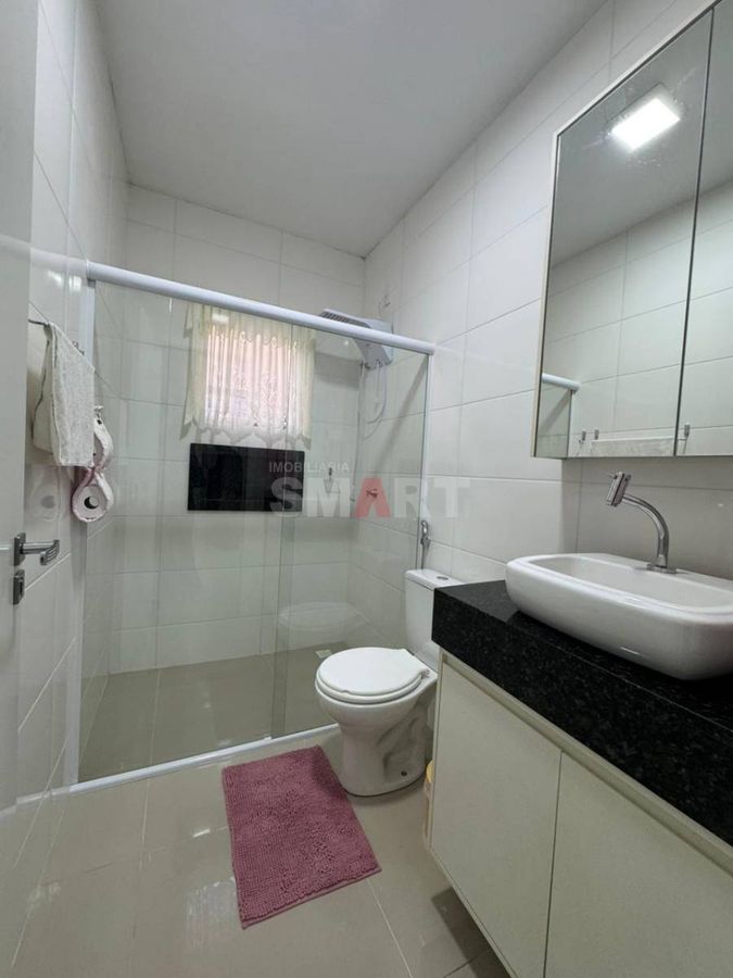 Geminado à Venda na Barra do Rio Cerro com 1 Suíte + 2 Quartos