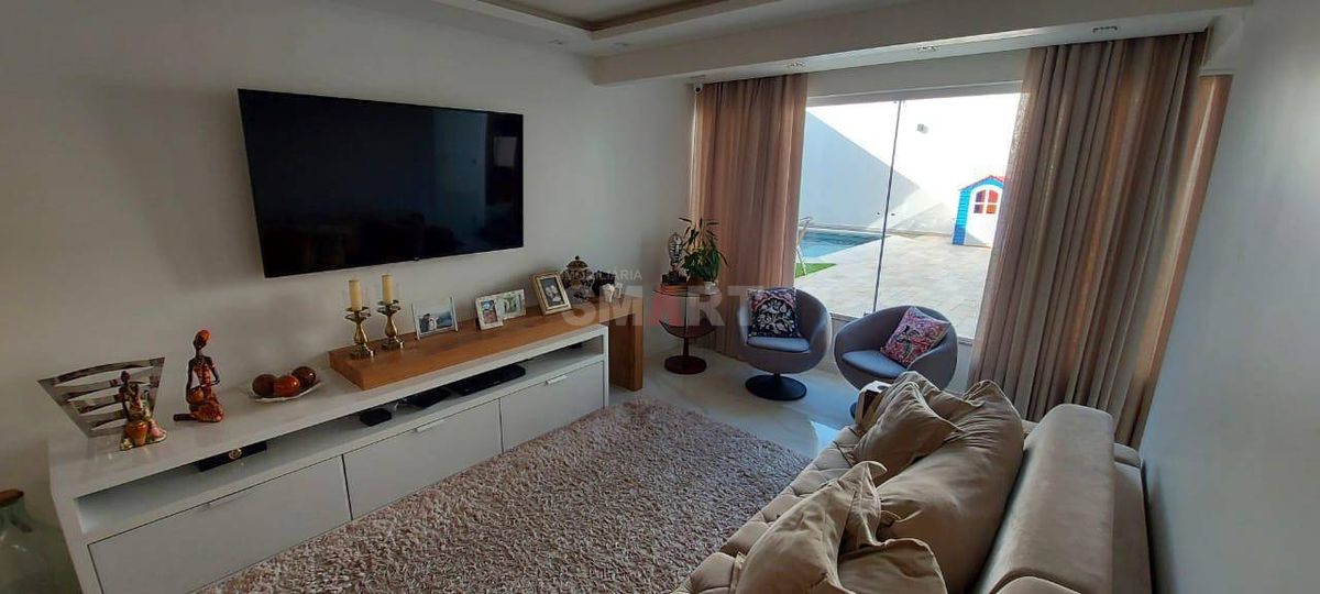 Casa com 4 Suítes no Bairro Nova Brasília