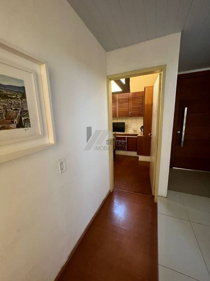 Casa para locação com 3 dormitórios sendo 1 suíte em Florianópolis Centro