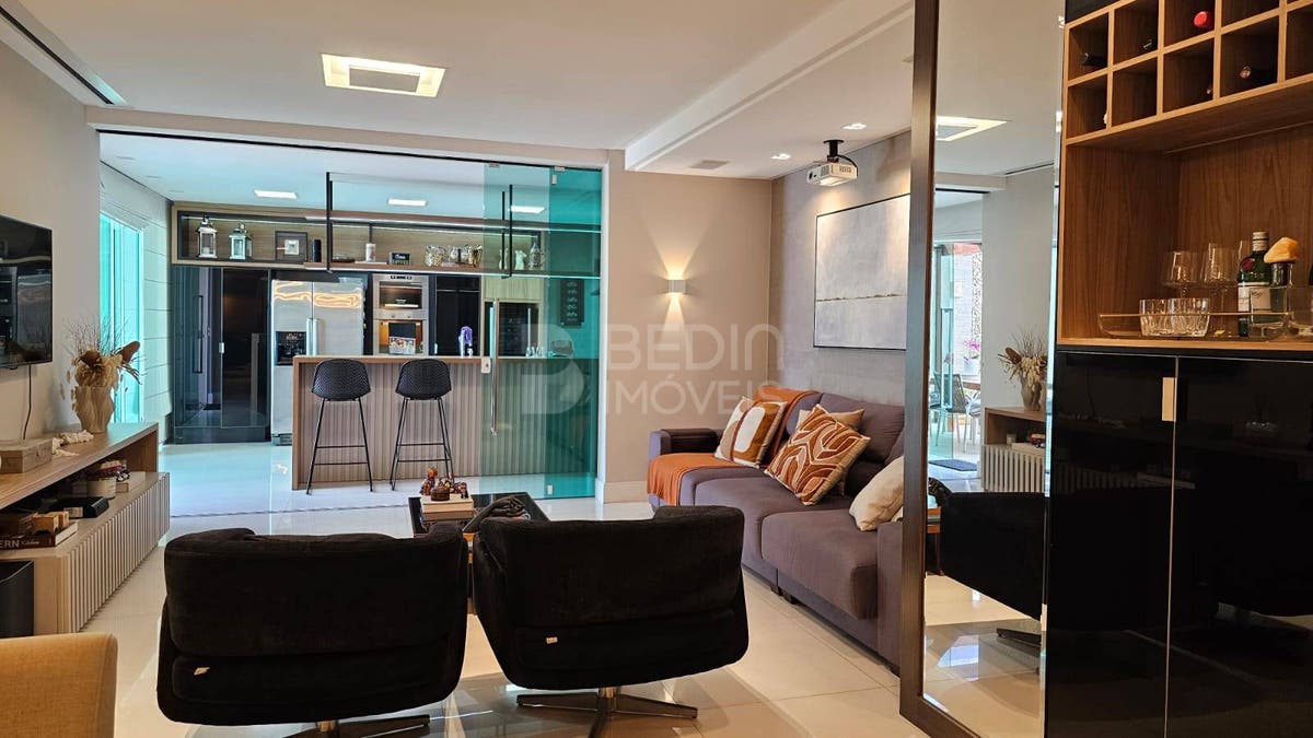 Apartamento de 3 quartos, 177m² no bairro Centro, em Balneário Camboriú | Eu Corretor
