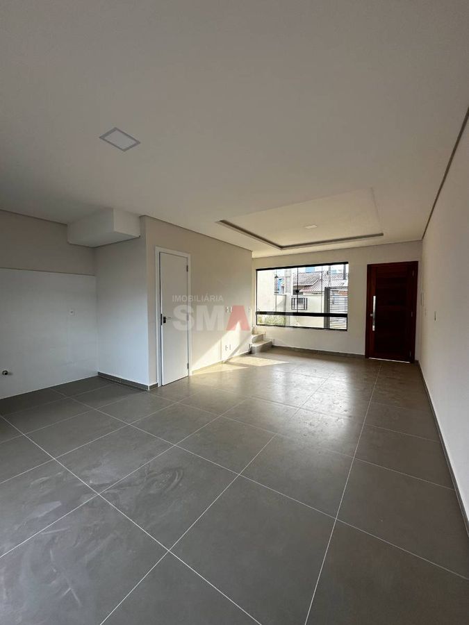 Geminado Duplex com 1 Suíte + 2 Quartos e Espaço de Fundos com Churrasqueira