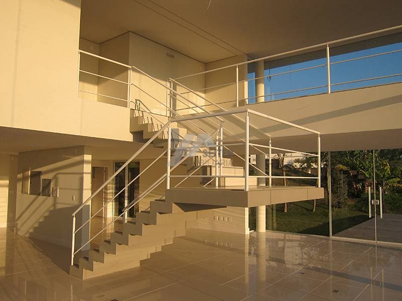 Casa com 3 dormitórios para locação no bairro Cacupé em Florianópolis