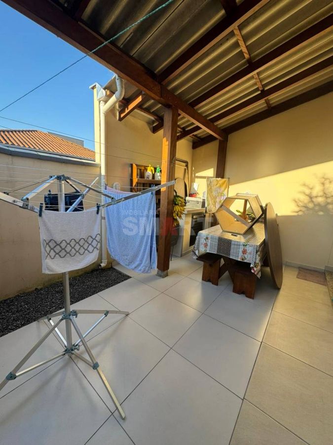 Geminado à Venda na Barra do Rio Cerro com 1 Suíte + 2 Quartos