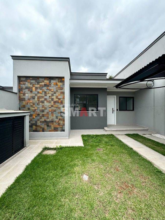 Casa Geminada com 1 Suíte + 2 Quartos e Amplo Espaço de Fundos