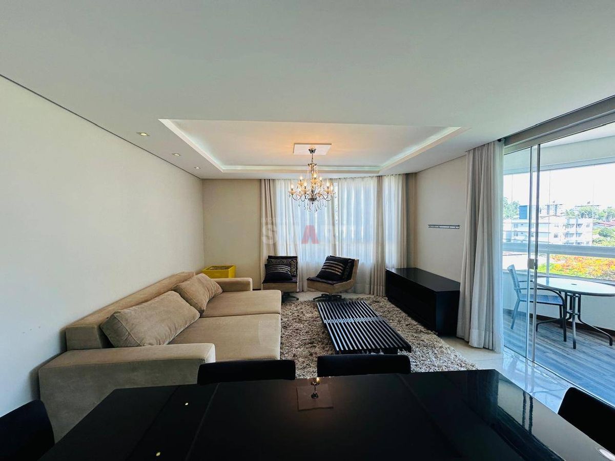 Apartamento 3 quartos (1 suíte) semimobiliado com 2 vagas de garagem e elevador