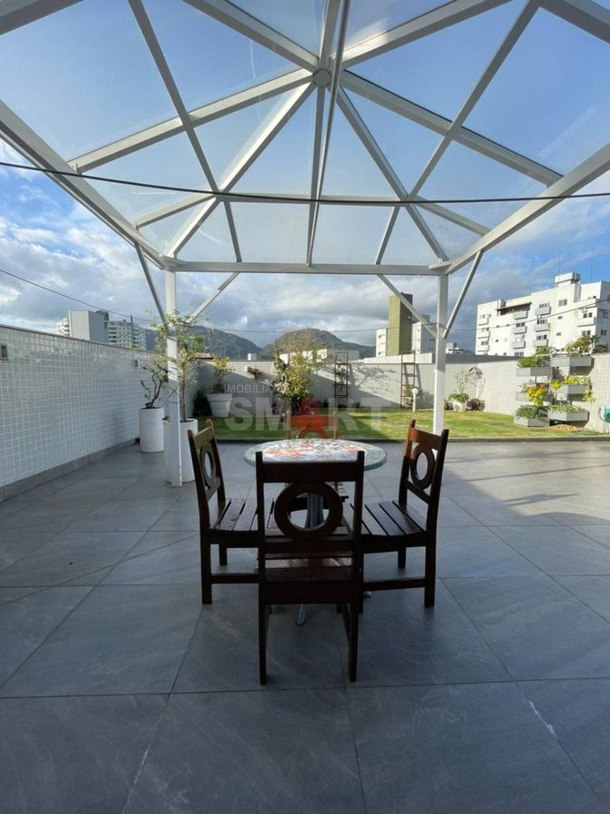 Apartamento com Terraço no Centro
