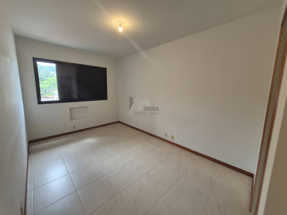 Apartamento de 3 quartos para alugar centro