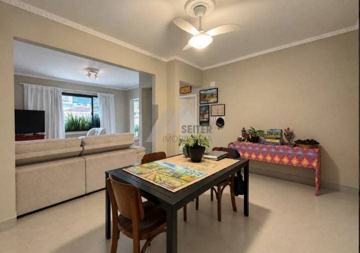 Casa 3 dormitórios a Venda em Florianópolis Itacorubi