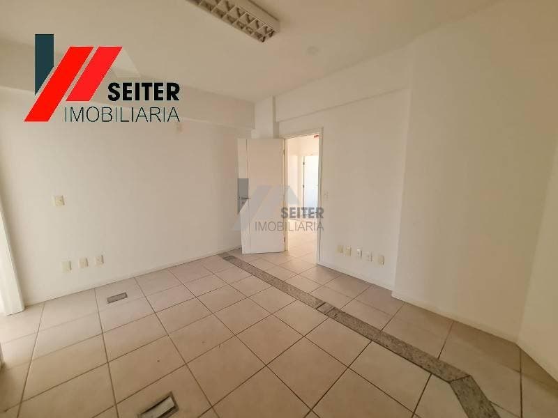 Conjunto de Salas Comerciais a Venda em Florianópolis - foto 18
