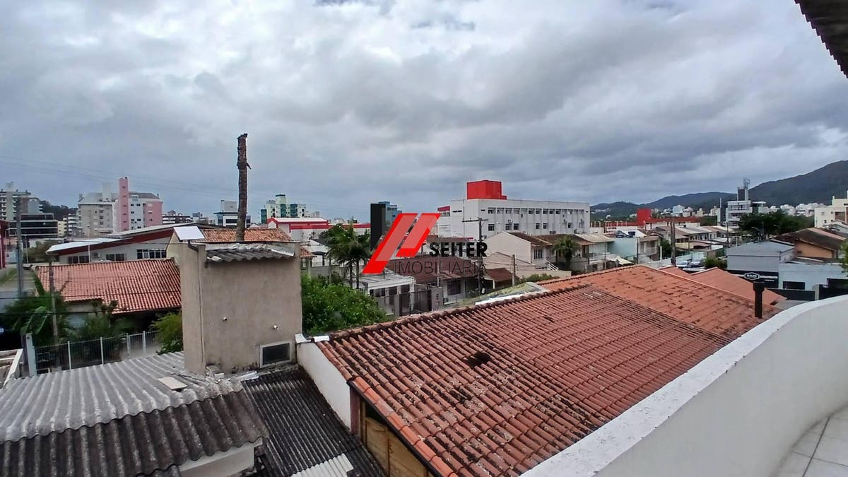 Casa à venda na trindade florianópolis