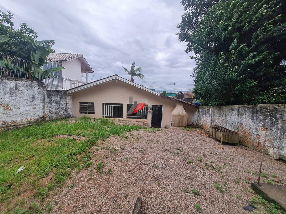 Casa de 3 dormitorios a venda no bairro Capoeiras em Florianopolis