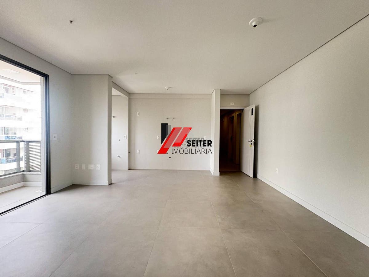 Apartamento novo de 3 dormitorios a venda proximo da UFSC no bairro Carvoeira